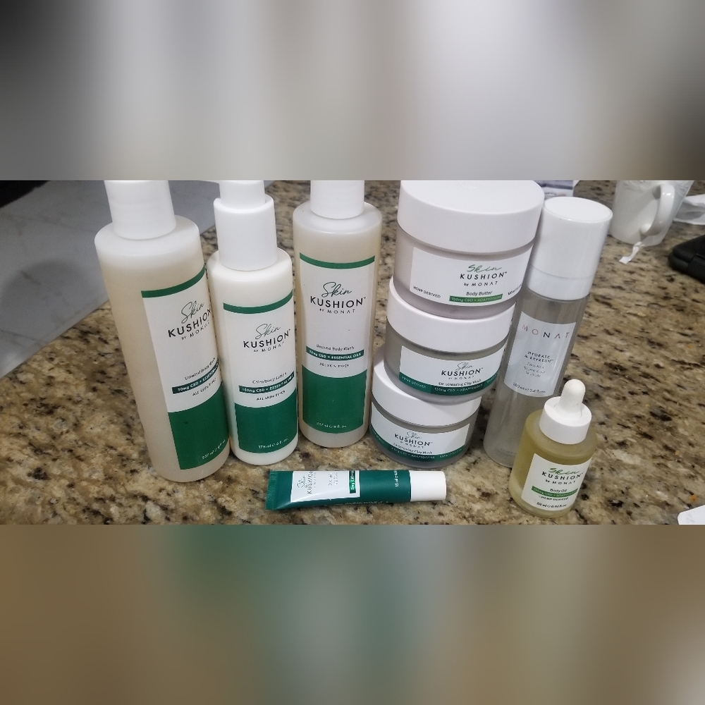 Monat kushion skin care set